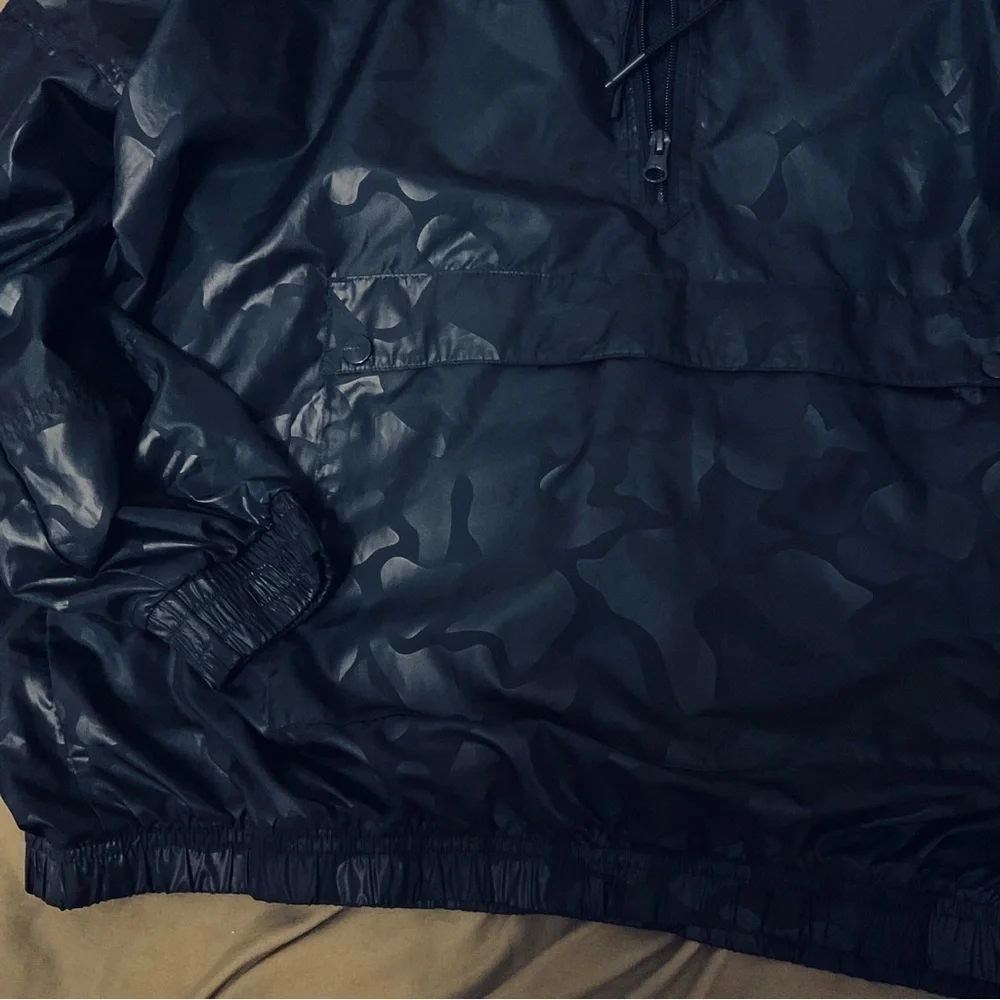 Adidas Originals Seoul Winter Embossed Windbreaker Women's size medium